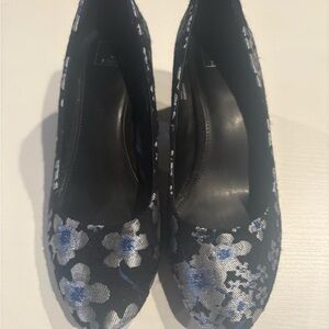 14th & Union Black and Silver Floral Heels